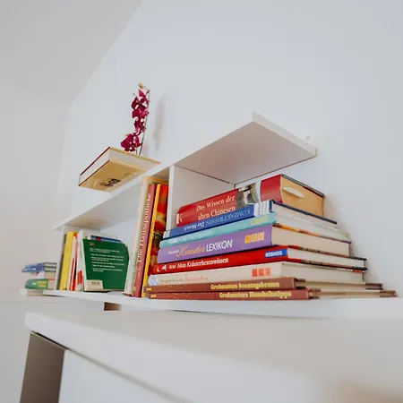 Grosse Altbauwohnung In Fuer 7 Gaeste Lägenhet