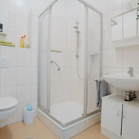 Grosse Altbauwohnung In Fuer 7 Gaeste * Боппард