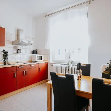 Grosse Altbauwohnung In Fuer 7 Gaeste *